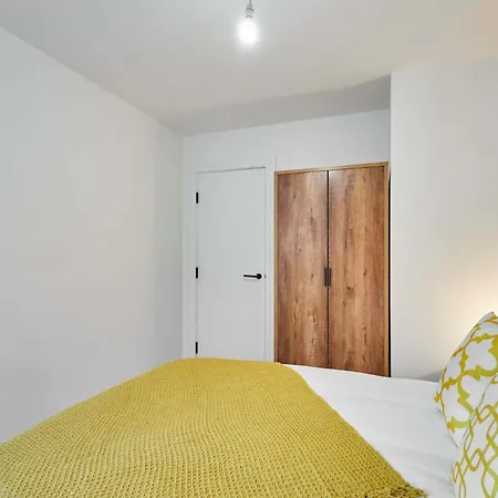 Host & - Lockside House Birmingham